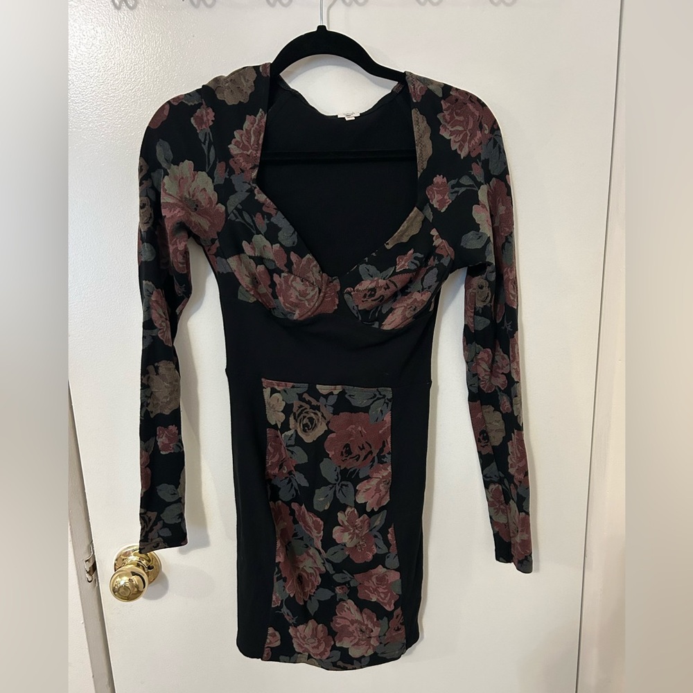 Aritzia Wilfred Bodycon Dress